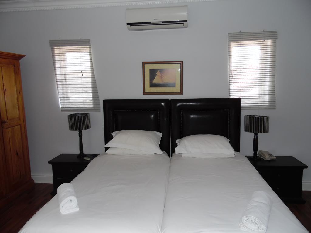Albatross Guest House Cape Town Exterior photo