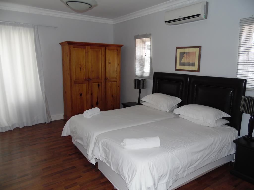 Albatross Guest House Cape Town Exterior photo